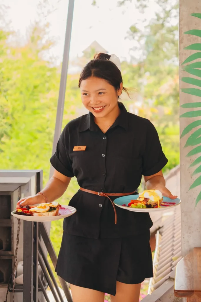 SERVEUSE DU RESTAURANT